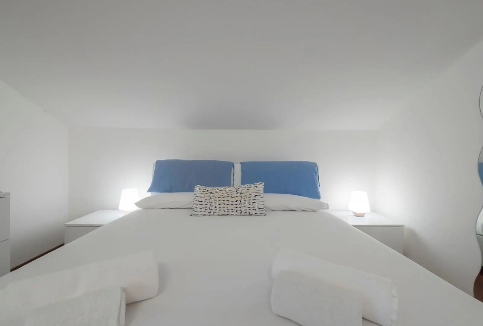 Apartment B&B La Ringhiera - Meda 43 Milan