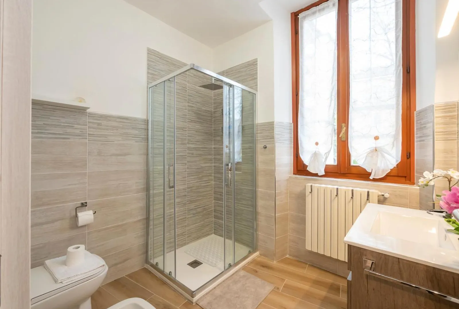 Apartment B&B La Ringhiera - Meda 43 Milan