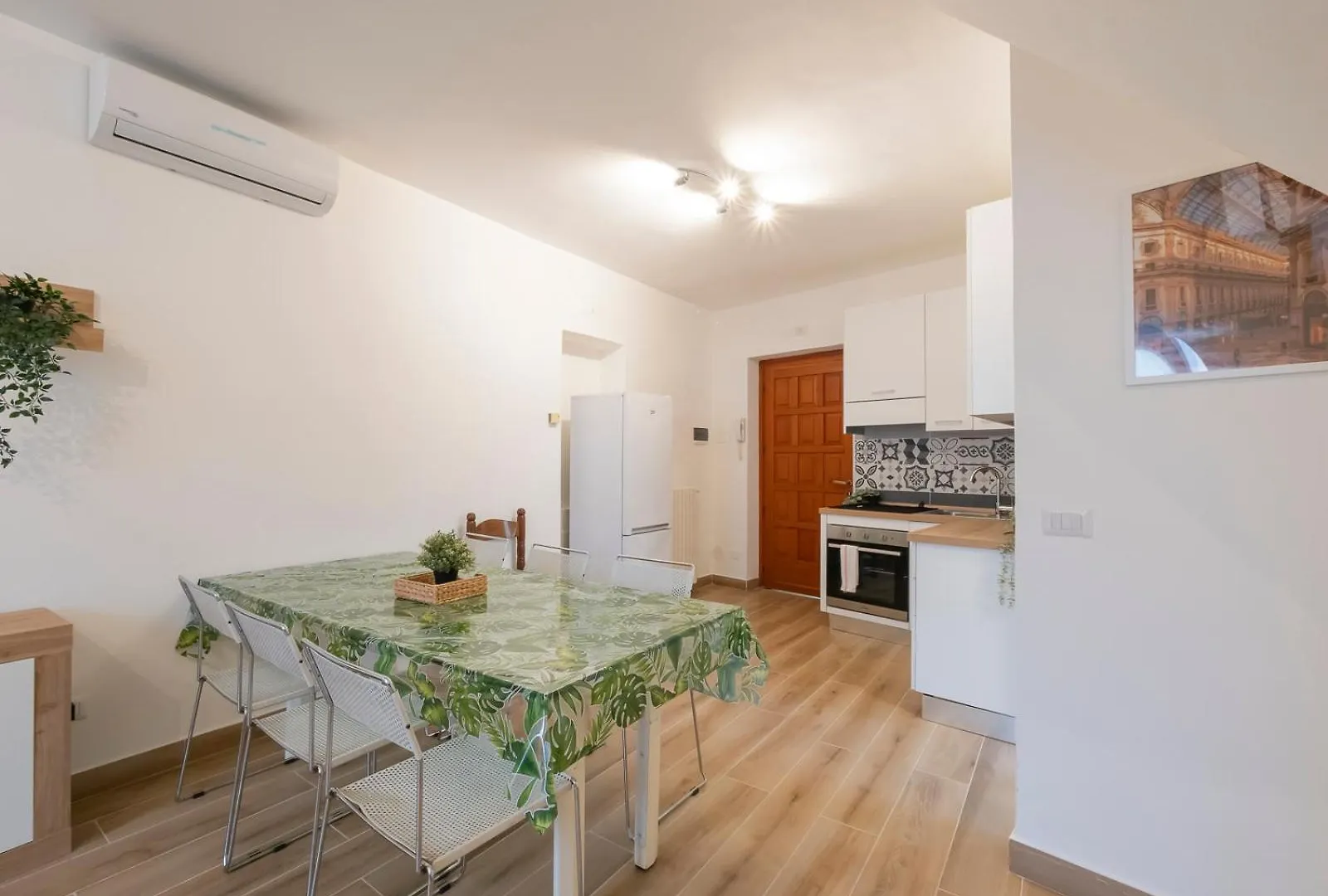 Apartment B&B La Ringhiera - Meda 43 Milan